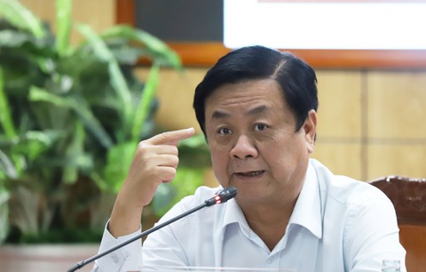 Phải tổ chức lại sản xuất khai thác thủy sản trước cơn bão giá xăng dầu - Ảnh 3. Phải tổ chức lại sản xuất khai thác thủy sản trước cơn bão giá xăng dầu - Ảnh 3.