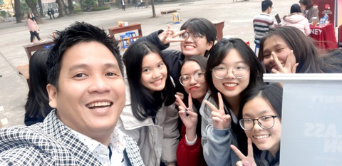 Nổi tiếng không nhờ ngoại hình - Kỳ cuối: Khi sự bắt chước, so sánh là một bản năng - Ảnh 1. Nổi tiếng không nhờ ngoại hình - Kỳ cuối: Khi sự bắt chước, so sánh là một bản năng - Ảnh 1.