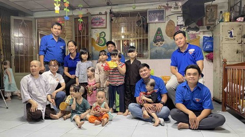 Làm theo lời Bác từ công việc hằng ngày - Ảnh 1. Làm theo lời Bác từ công việc hằng ngày - Ảnh 1.