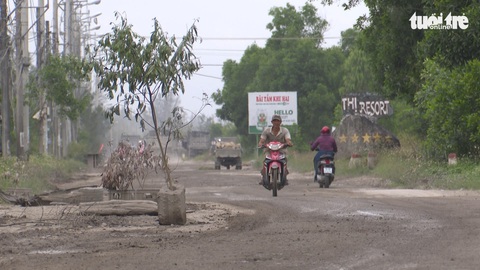 Những cái bẫy chết người trên tuyến đường nối 2 khu kinh tế miền Trung - Ảnh 1. Những cái bẫy chết người trên tuyến đường nối 2 khu kinh tế miền Trung - Ảnh 1.
