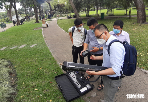 TP.HCM đã có máy siêu âm cây xanh, đo được dòng nhựa từ rễ lên cành - Ảnh 2. TP.HCM đã có máy siêu âm cây xanh, đo được dòng nhựa từ rễ lên cành - Ảnh 2.