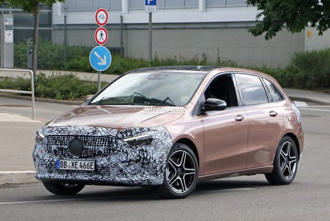 Dòng xe bị bỏ quên của Mercedes-Benz chuẩn bị được nâng cấp giữa vòng đời - Ảnh 1. Dòng xe bị bỏ quên của Mercedes-Benz chuẩn bị được nâng cấp giữa vòng đời - Ảnh 1.