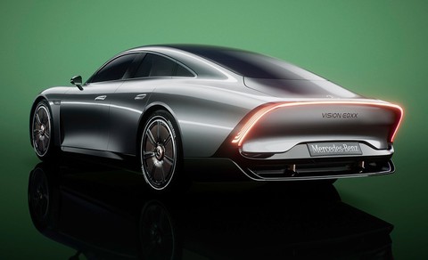 Cựu vương làng đua F1 bị nói ‘không đủ khả năng’ cầm lái xe Mercedes-Benz - Ảnh 2. Cựu vương làng đua F1 bị nói ‘không đủ khả năng’ cầm lái xe Mercedes-Benz - Ảnh 2.