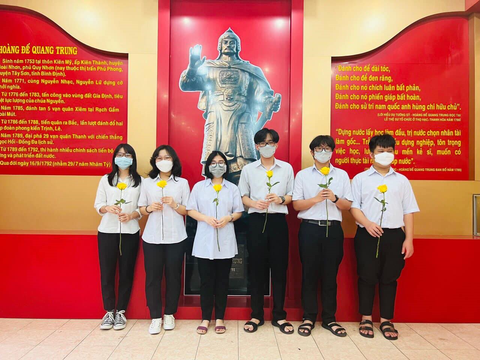 Trò chuyên toán tỏa sáng với sinh học - Ảnh 1. Trò chuyên toán tỏa sáng với sinh học - Ảnh 1.