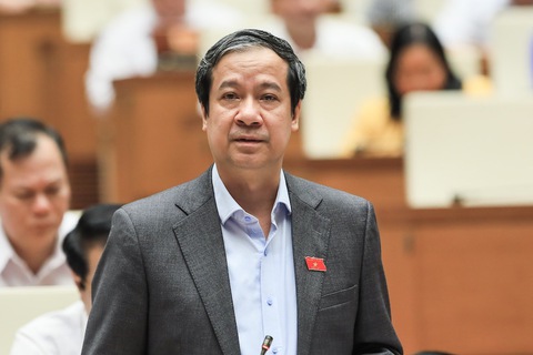 Giá sách giáo khoa, học phí tăng, vì sao Bộ trưởng Nguyễn Kim Sơn không được chọn trả lời chất vấn? - Ảnh 1. Giá sách giáo khoa, học phí tăng, vì sao Bộ trưởng Nguyễn Kim Sơn không được chọn trả lời chất vấn? - Ảnh 1.