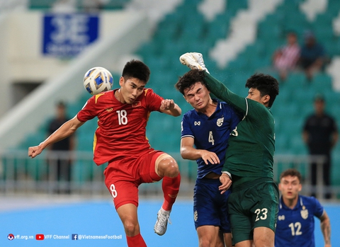 Chiến thuật 4-3-3 của HLV Gong Oh Kyun có gì khác? - Ảnh 1. Chiến thuật 4-3-3 của HLV Gong Oh Kyun có gì khác? - Ảnh 1.