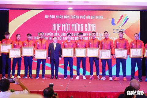 TP.HCM mừng công HLV, VĐV đạt thành tích cao SEA Games 31 - Ảnh 1. TP.HCM mừng công HLV, VĐV đạt thành tích cao SEA Games 31 - Ảnh 1.