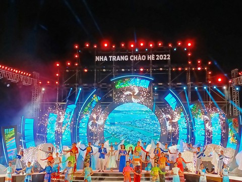 Liên hoan du lịch biển Nha Trang trưng bày 200 gian hàng đón du khách - Ảnh 1. Liên hoan du lịch biển Nha Trang trưng bày 200 gian hàng đón du khách - Ảnh 1.