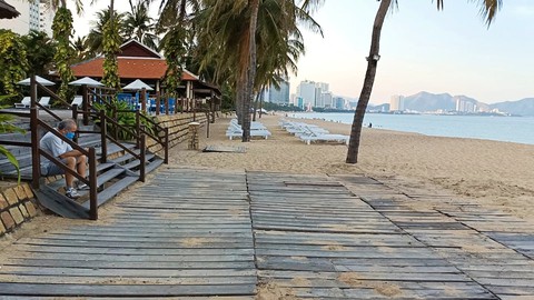 Resort Ana Mandara đóng cửa, trả lại 28.000m2 bãi biển cho dân - Ảnh 1. Resort Ana Mandara đóng cửa, trả lại 28.000m2 bãi biển cho dân - Ảnh 1.
