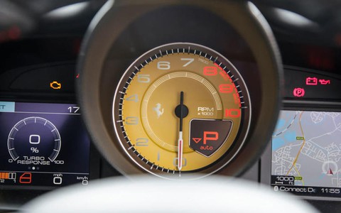 Những động cơ xuất sắc nhất trong 2 thập kỷ qua: Cuộc chơi của BMW và Ferrari - Ảnh 22. Những động cơ xuất sắc nhất trong 2 thập kỷ qua: Cuộc chơi của BMW và Ferrari - Ảnh 22.