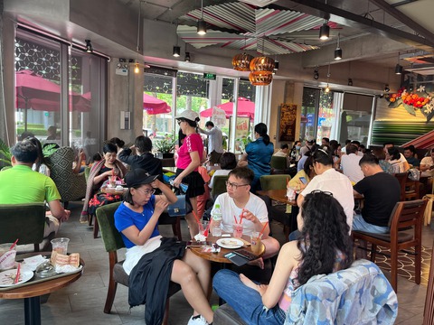 Giá cả hằng ngày 30-6: Nhiều quán cà phê tăng giá; Khách sạn tại TP.HCM giảm giá sâu - Ảnh 1. Giá cả hằng ngày 30-6: Nhiều quán cà phê tăng giá; Khách sạn tại TP.HCM giảm giá sâu - Ảnh 1.