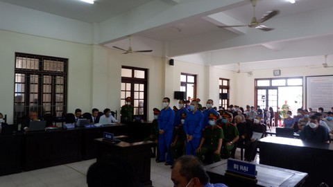 Hoãn phiên xét xử sơ thẩm vụ tịnh thất Bồng Lai - Ảnh 5. Hoãn phiên xét xử sơ thẩm vụ tịnh thất Bồng Lai - Ảnh 5.