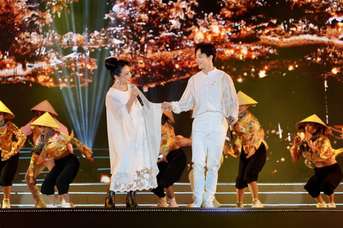 Nghệ sĩ Bạch Tuyết, Quang Linh, Đen Vâu… hát tôn vinh tình cảm gia đình - Ảnh 1. Nghệ sĩ Bạch Tuyết, Quang Linh, Đen Vâu… hát tôn vinh tình cảm gia đình - Ảnh 1.