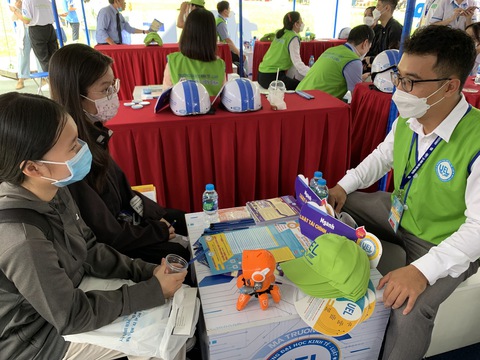 Trường đại học Kinh tế - luật công bố điểm chuẩn 4 phương thức xét tuyển - Ảnh 1. Trường đại học Kinh tế - luật công bố điểm chuẩn 4 phương thức xét tuyển - Ảnh 1.
