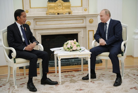 Tổng thống Indonesia mang thông điệp của ông Zelensky chuyển cho ông Putin - Ảnh 1. Tổng thống Indonesia mang thông điệp của ông Zelensky chuyển cho ông Putin - Ảnh 1.