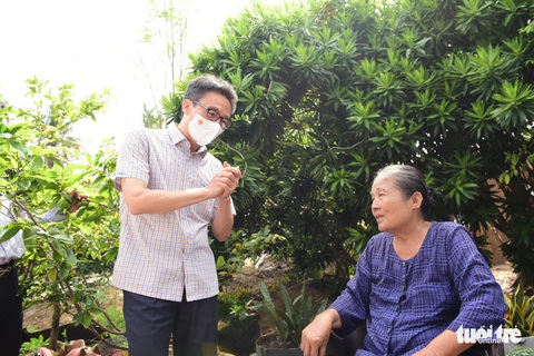 Phó thủ tướng Vũ Đức Đam kiểm tra công tác phòng chống sốt xuất huyết tại TP.HCM - Ảnh 3. Phó thủ tướng Vũ Đức Đam kiểm tra công tác phòng chống sốt xuất huyết tại TP.HCM - Ảnh 3.