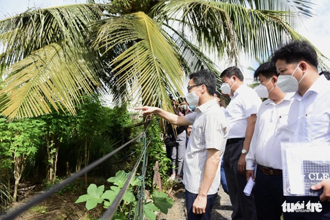 Phó thủ tướng Vũ Đức Đam kiểm tra công tác phòng chống sốt xuất huyết tại TP.HCM - Ảnh 1. Phó thủ tướng Vũ Đức Đam kiểm tra công tác phòng chống sốt xuất huyết tại TP.HCM - Ảnh 1.