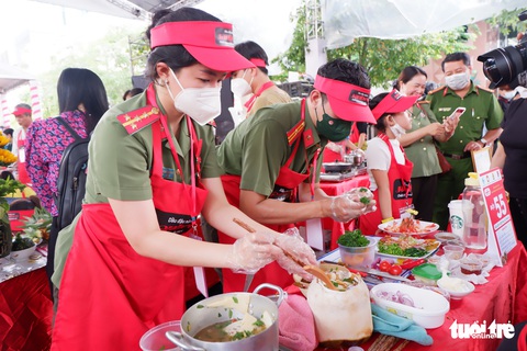 NSND Kim Xuân: Thành viên trong gia đình đều bình đẳng, nhưng phải giữ nề nếp - Ảnh 3. NSND Kim Xuân: Thành viên trong gia đình đều bình đẳng, nhưng phải giữ nề nếp - Ảnh 3.