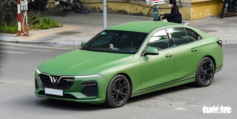 Cho áp dụng nhiều voucher, giá lăn bánh VinFast Lux A2.0 còn hơn 600 triệu đồng - Ảnh 1. Cho áp dụng nhiều voucher, giá lăn bánh VinFast Lux A2.0 còn hơn 600 triệu đồng - Ảnh 1.