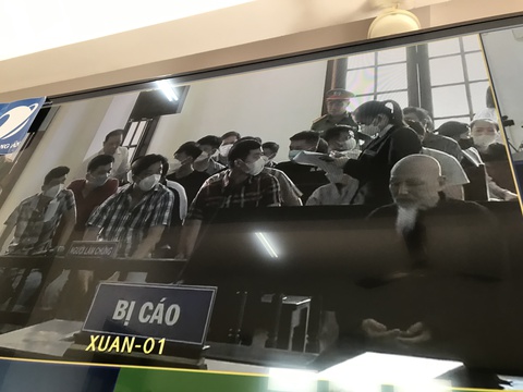 Hoãn phiên xét xử sơ thẩm vụ tịnh thất Bồng Lai - Ảnh 4. Hoãn phiên xét xử sơ thẩm vụ tịnh thất Bồng Lai - Ảnh 4.