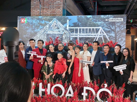 Phim triệu đô Trại hoa đỏ của Victor Vũ có tạo thành bom tấn truyền hình? - Ảnh 1. Phim triệu đô Trại hoa đỏ của Victor Vũ có tạo thành bom tấn truyền hình? - Ảnh 1.
