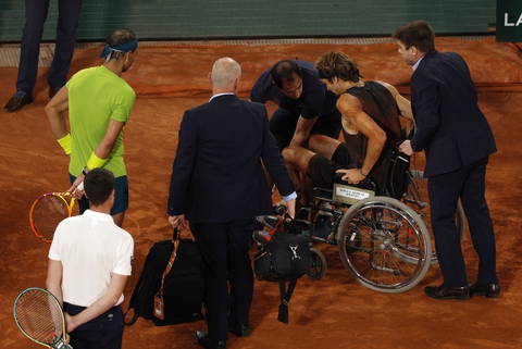 Zverev bỏ cuộc vì chấn thương, Nadal vào chung kết Roland Garros 2022 - Ảnh 5. Zverev bỏ cuộc vì chấn thương, Nadal vào chung kết Roland Garros 2022 - Ảnh 5.