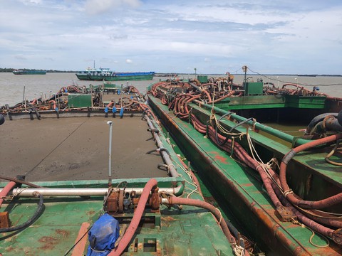 Điều tra mở rộng nhóm ‘cát tặc’ quy mô lớn trên biển Cần Giờ - Ảnh 1. Điều tra mở rộng nhóm ‘cát tặc’ quy mô lớn trên biển Cần Giờ - Ảnh 1.