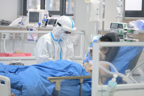 Tin sáng 5-6: Giá vé máy bay nhích từng ngày; Hà Nội còn 108 ca COVID-19 điều trị ở bệnh viện - Ảnh 4. Tin sáng 5-6: Giá vé máy bay nhích từng ngày; Hà Nội còn 108 ca COVID-19 điều trị ở bệnh viện - Ảnh 4.