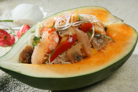 Hễ ở đâu có chút rau, thịt, cá, tôm, củ, quả... là ở đó gỏi lót tót trình làng - Ảnh 4. Hễ ở đâu có chút rau, thịt, cá, tôm, củ, quả... là ở đó gỏi lót tót trình làng - Ảnh 4.
