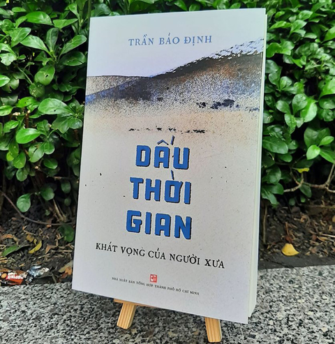 Nhà văn Trần Bảo Định tạo dấu ấn mới với Dấu thời gian - Ảnh 1. Nhà văn Trần Bảo Định tạo dấu ấn mới với Dấu thời gian - Ảnh 1.