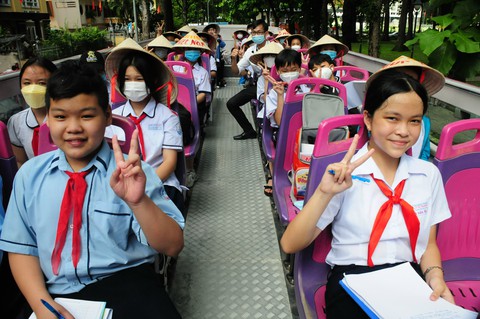 TP.HCM hỗ trợ học phí cho học sinh từ năm học 2022-2023 - Ảnh 1. TP.HCM hỗ trợ học phí cho học sinh từ năm học 2022-2023 - Ảnh 1.