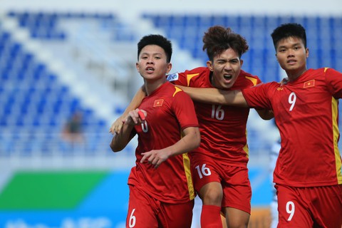 U23 Việt Nam cầm hòa đương kim vô địch U23 Hàn Quốc - Ảnh 1. U23 Việt Nam cầm hòa đương kim vô địch U23 Hàn Quốc - Ảnh 1.