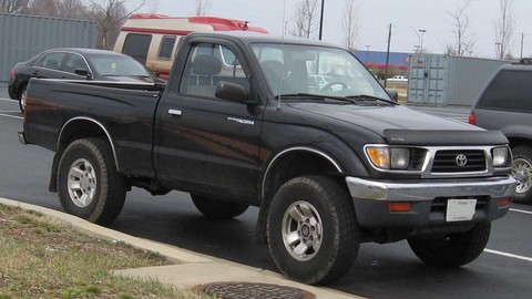 Toyota cân nhắc đàn em Hilux vì dân tình đổ xô mua bán tải cỡ nhỏ - Ảnh 2. Toyota cân nhắc đàn em Hilux vì dân tình đổ xô mua bán tải cỡ nhỏ - Ảnh 2.