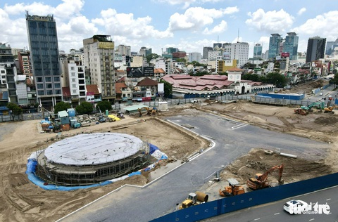 Cửa lấy sáng - điểm nhấn của nhà ga metro trung tâm Bến Thành - Ảnh 1. Cửa lấy sáng - điểm nhấn của nhà ga metro trung tâm Bến Thành - Ảnh 1.