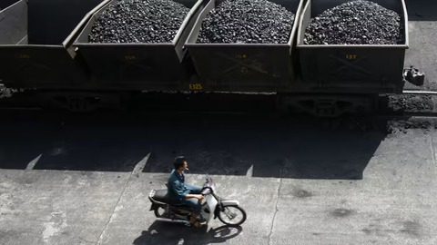 The Economist: Việt Nam dẫn đầu Đông Nam Á về chuyển đổi sang năng lượng sạch - Ảnh 1. The Economist: Việt Nam dẫn đầu Đông Nam Á về chuyển đổi sang năng lượng sạch - Ảnh 1.