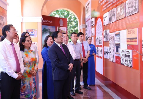 Thủ tướng Phạm Minh Chính dâng hương tưởng niệm Chủ tịch Hồ Chí Minh - Ảnh 4. Thủ tướng Phạm Minh Chính dâng hương tưởng niệm Chủ tịch Hồ Chí Minh - Ảnh 4.
