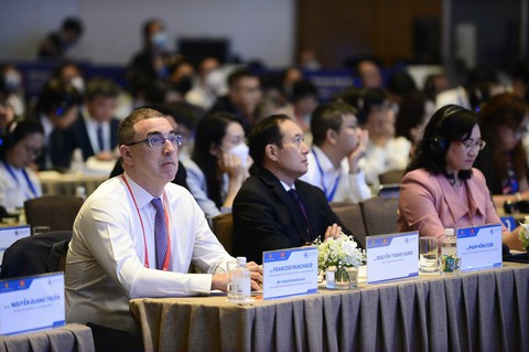 Diễn đàn Kinh tế Việt Nam: Hoàn thiện chính sách để phát triển thị trường vốn và bất động sản - Ảnh 3. Diễn đàn Kinh tế Việt Nam: Hoàn thiện chính sách để phát triển thị trường vốn và bất động sản - Ảnh 3.