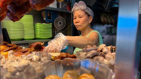 Dư luận Malaysia dậy sóng về bình luận của chủ quán cơm gà Singapore - Ảnh 1. Dư luận Malaysia dậy sóng về bình luận của chủ quán cơm gà Singapore - Ảnh 1.