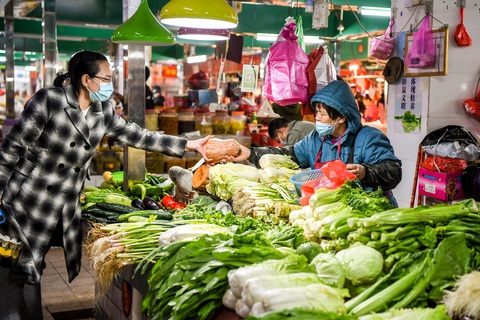 Trung Quốc thúc đẩy chi tiêu bán lẻ bằng phiếu ưu đãi mua sắm - Ảnh 1. Trung Quốc thúc đẩy chi tiêu bán lẻ bằng phiếu ưu đãi mua sắm - Ảnh 1.