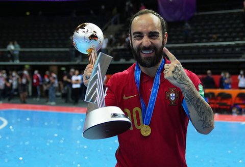 Huyền thoại futsal Ricardinho đầu quân cho đội bóng Indonesia - Ảnh 1. Huyền thoại futsal Ricardinho đầu quân cho đội bóng Indonesia - Ảnh 1.