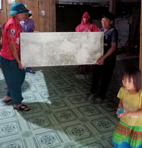Sơ tán gần 100 hộ dân ở vùng cao Mường Lát để tránh mưa lớn, lũ quét - Ảnh 3. Sơ tán gần 100 hộ dân ở vùng cao Mường Lát để tránh mưa lớn, lũ quét - Ảnh 3.