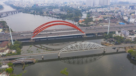 Lên phương án bảo tồn nhịp cầu đường sắt Bình Lợi cũ - Ảnh 1. Lên phương án bảo tồn nhịp cầu đường sắt Bình Lợi cũ - Ảnh 1.