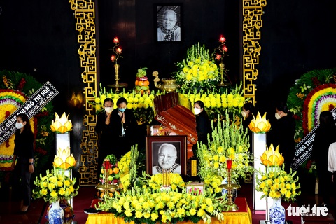 Lãnh đạo Đảng, Nhà nước, TP.HCM viếng tang bà Ngô Thị Huệ - Ảnh 1. Lãnh đạo Đảng, Nhà nước, TP.HCM viếng tang bà Ngô Thị Huệ - Ảnh 1.