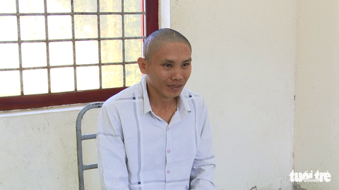 Khởi tố vụ nam thanh niên tạt 2 lít xăng đốt chết người đàn ông 68 tuổi - Ảnh 1. Khởi tố vụ nam thanh niên tạt 2 lít xăng đốt chết người đàn ông 68 tuổi - Ảnh 1.