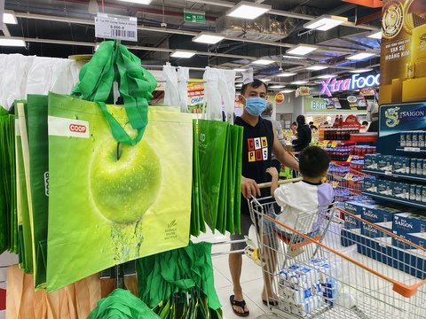 30.000 tấn hàng tham gia kích cầu tiêu dùng xanh - Ảnh 1. 30.000 tấn hàng tham gia kích cầu tiêu dùng xanh - Ảnh 1.