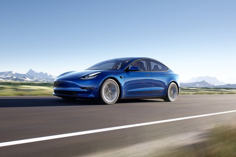 Tesla sắp có xe điện giá rẻ nhờ một thứ nhỏ như lon nước ngọt của Panasonic - Ảnh 1. Tesla sắp có xe điện giá rẻ nhờ một thứ nhỏ như lon nước ngọt của Panasonic - Ảnh 1.