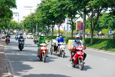 Bắc Bộ mưa rất to trong nhiều ngày tới, miền Trung nắng nóng gia tăng - Ảnh 1. Bắc Bộ mưa rất to trong nhiều ngày tới, miền Trung nắng nóng gia tăng - Ảnh 1.
