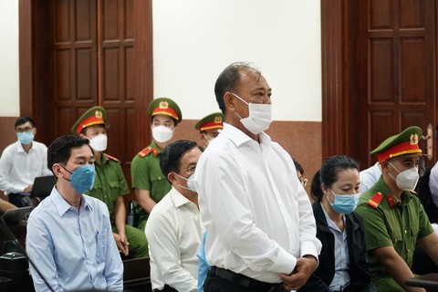 Vụ SAGRI: Ông Lê Tấn Hùng nói không vụ lợi khi ký khống hợp đồng cho nhân viên du lịch nước ngoài - Ảnh 1. Vụ SAGRI: Ông Lê Tấn Hùng nói không vụ lợi khi ký khống hợp đồng cho nhân viên du lịch nước ngoài - Ảnh 1.