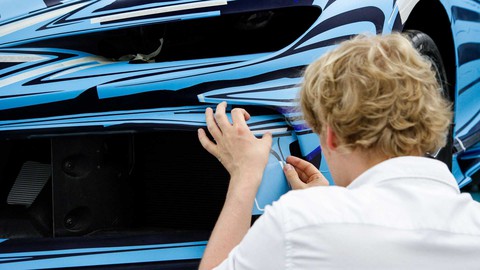 Bugatti sợ làm siêu xe vì toàn lỗ vốn - Ảnh 3. Bugatti sợ làm siêu xe vì toàn lỗ vốn - Ảnh 3.