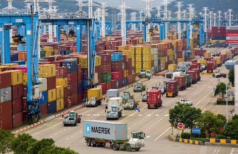 Mỹ sẽ xóa bớt thuế, nhẹ tay với hàng Trung Quốc? - Ảnh 1. Mỹ sẽ xóa bớt thuế, nhẹ tay với hàng Trung Quốc? - Ảnh 1.